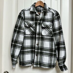 North Western Mfg Co Heavy Weight Green and White Shacket with Pockets. Size S